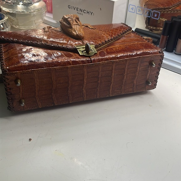 Alligator Handbag - Picture 17 of 17
